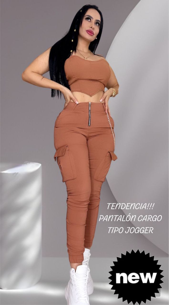 Conjunto femenino con corset y pantalón jogger